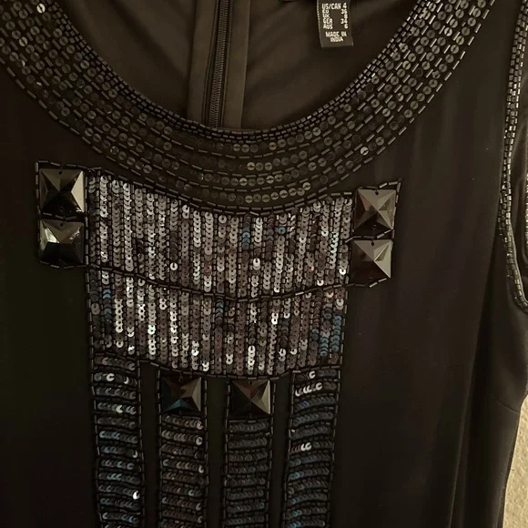 Woman dress - Picture 3 of 4